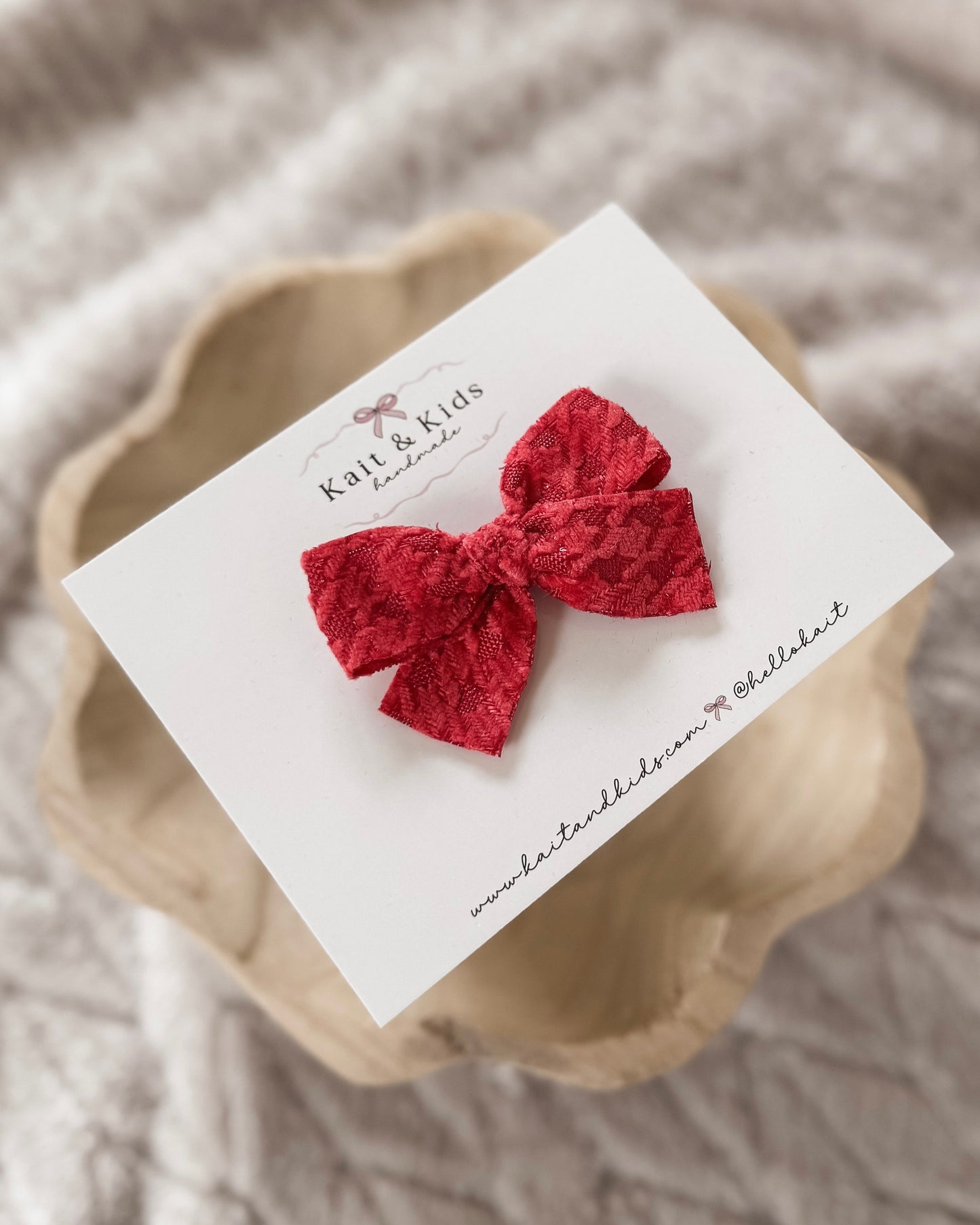 Red sweater / mini classic