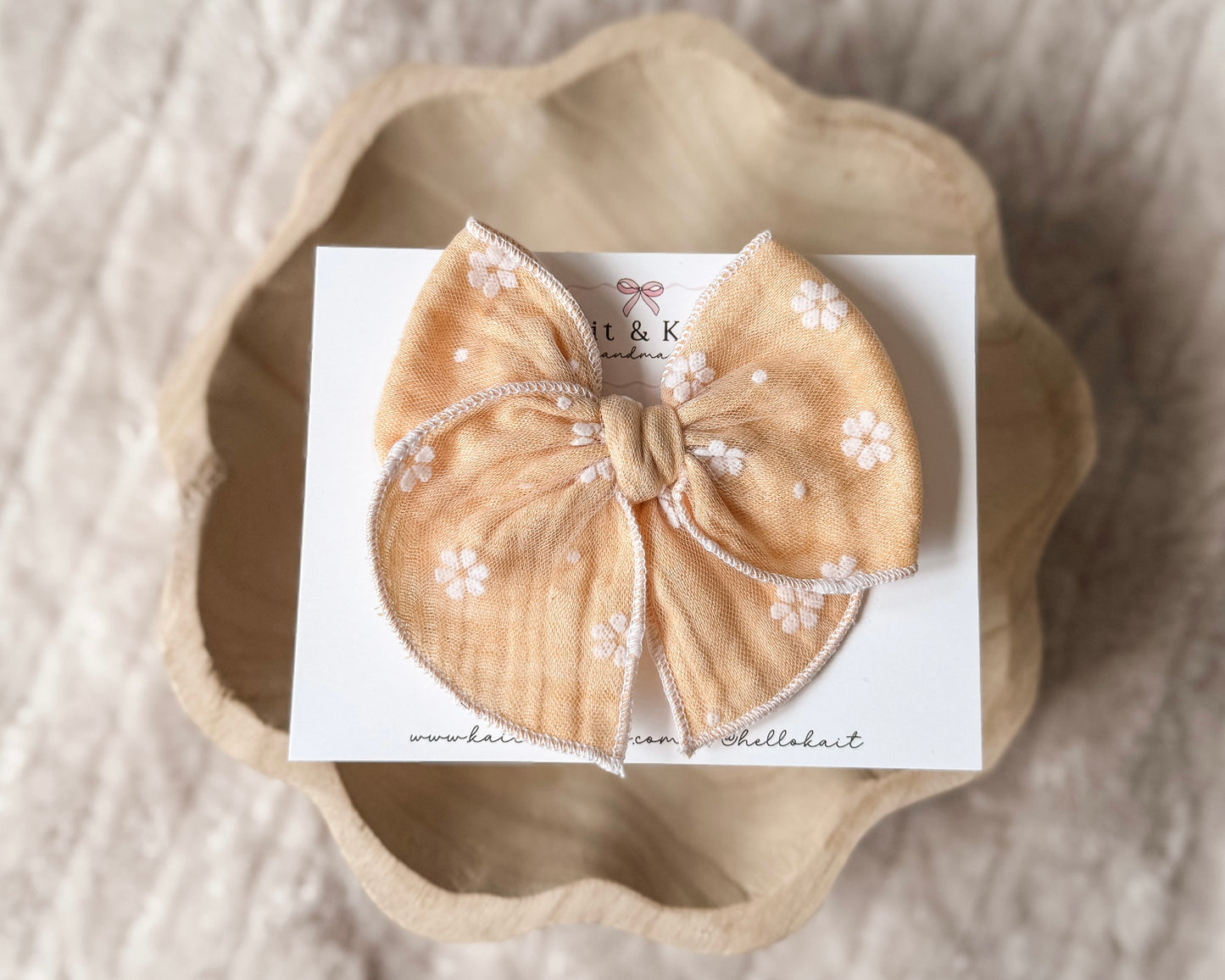 Ariana floral *honey bee yellow* fable
