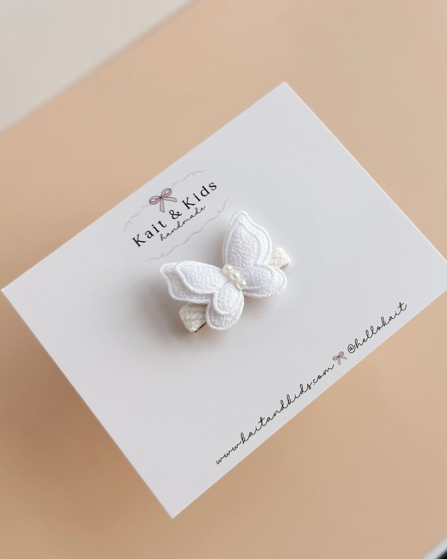 White butterfly ✿ clip