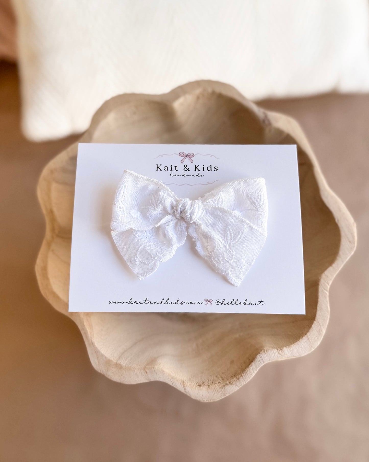 Embroidered bunny ✿ headband / clip