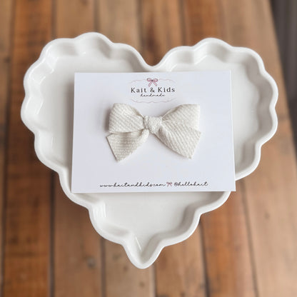 Soft white velvet mini classic ♡ headband / clip / piggy set