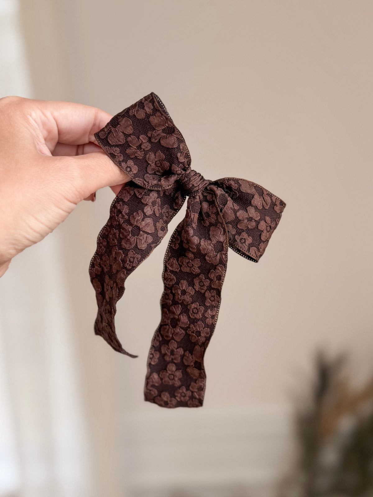 Mocha Meadow / long-tail