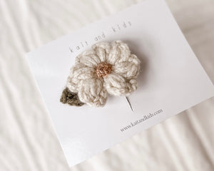 Giselle knit flower