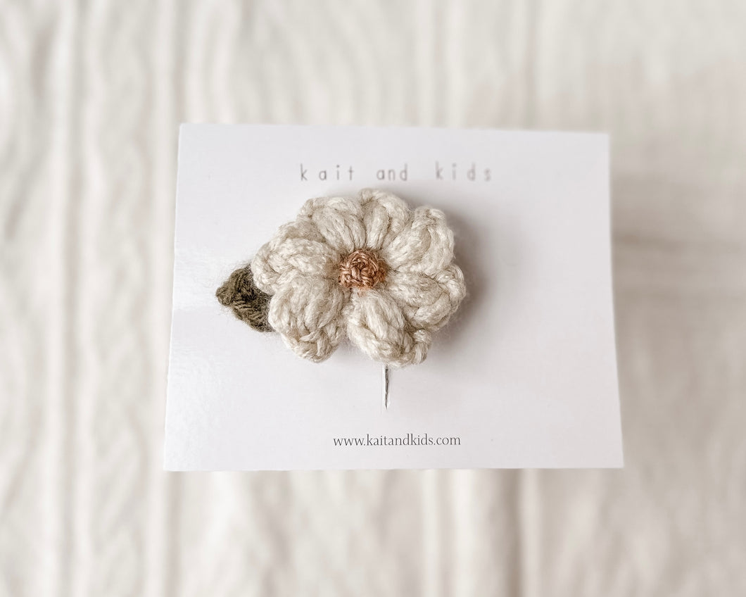 Giselle knit flower