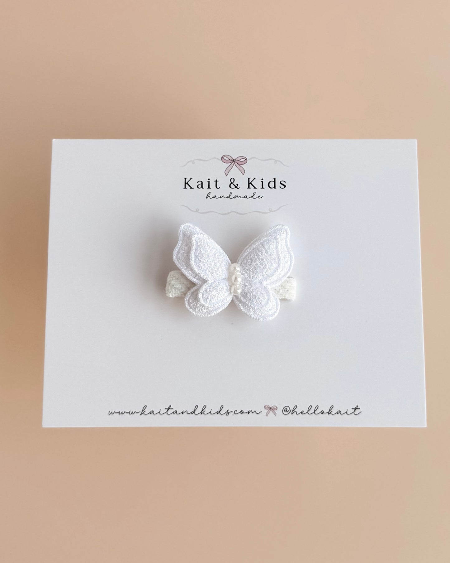 White butterfly ✿ clip