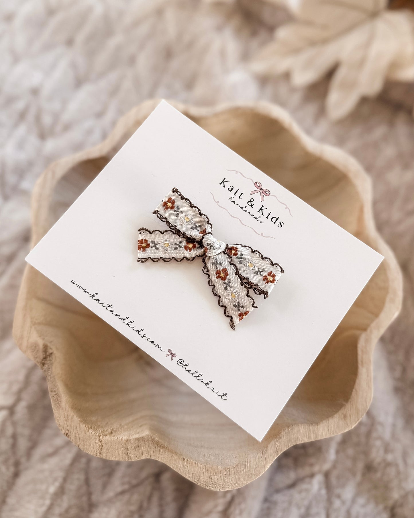 skinny scalloped floral