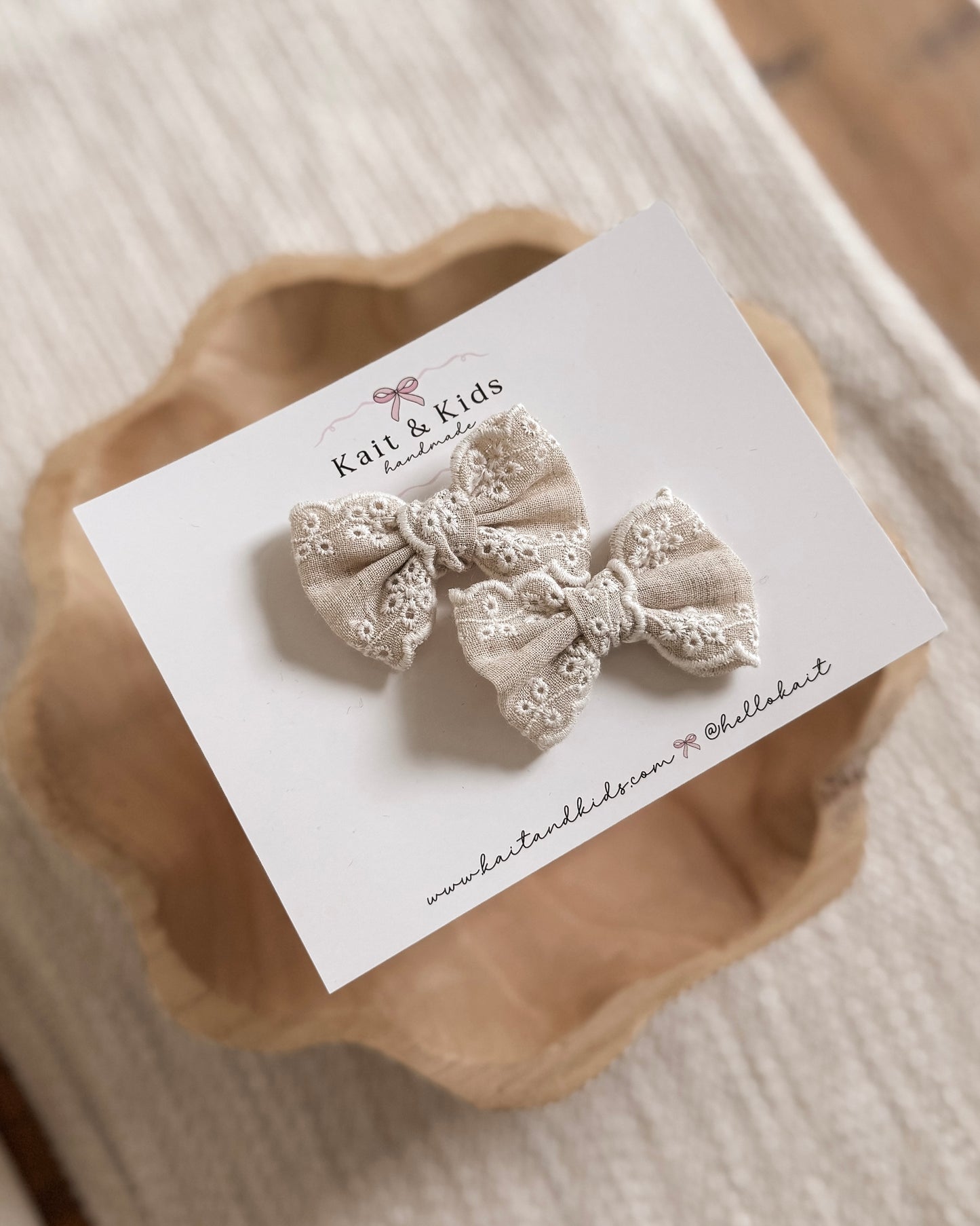 Scalloped soft linen / piggy set