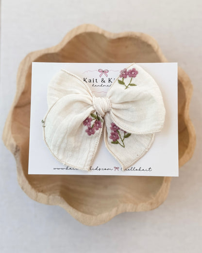 Embroidered flower ✿ fable