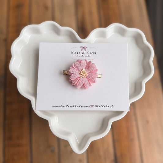 Pink flower clip ♡