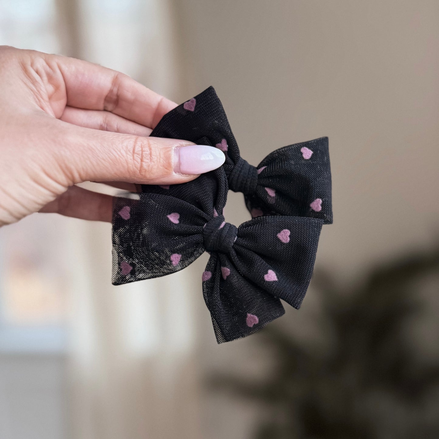 Black mesh with pink hearts ♡ headband / clip / piggy set
